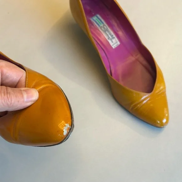 Vintage Gold Arnold Churgin with Wedge Heel - Picture 9 of 13